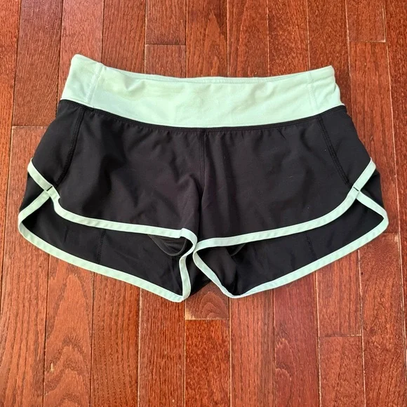 Bundle of (7) lululemon Speed Up Women's Shorts - Size 4 - Picture 7 of 8